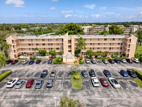 Building Photo - 6795 Huntington Ln