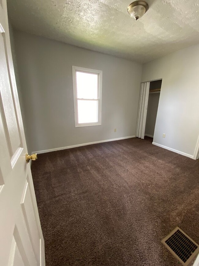 Building Photo - 512 Fitton Ave