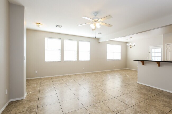 Foto del edificio - 5633 N Lookout Crest St