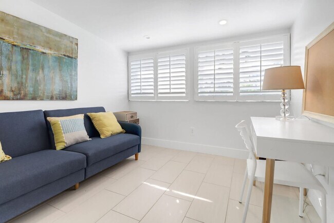 Foto del edificio - 2048 Harbor Ln
