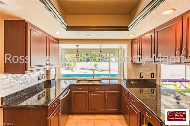 Building Photo - 522 Sanford Dr