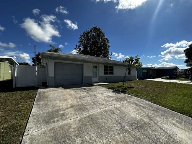 Building Photo - 8449 75th Ave N