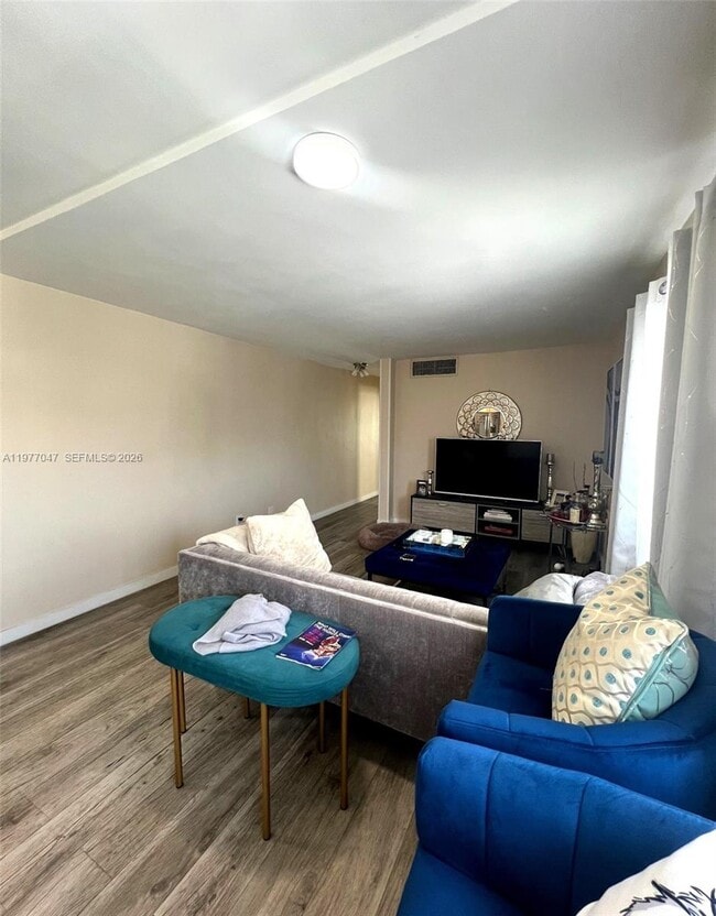 Foto del edificio - 1340 Lincoln Rd