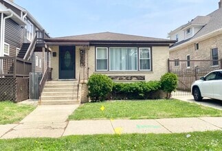 Building Photo - 2725 N Oak Park Ave