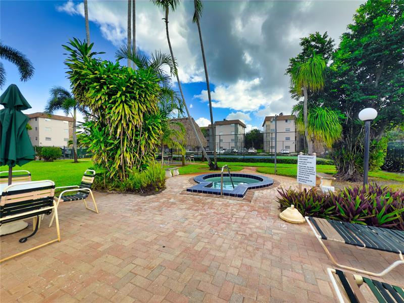 Foto del edificio - 2451 SW 82nd Ave