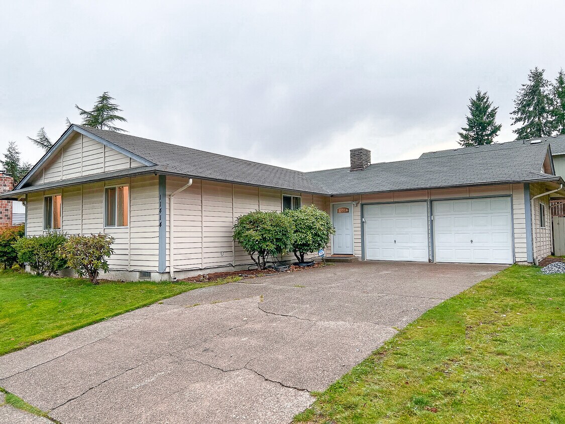 11414 SE 225th St, Kent, WA 98031 House for Rent in Kent, WA