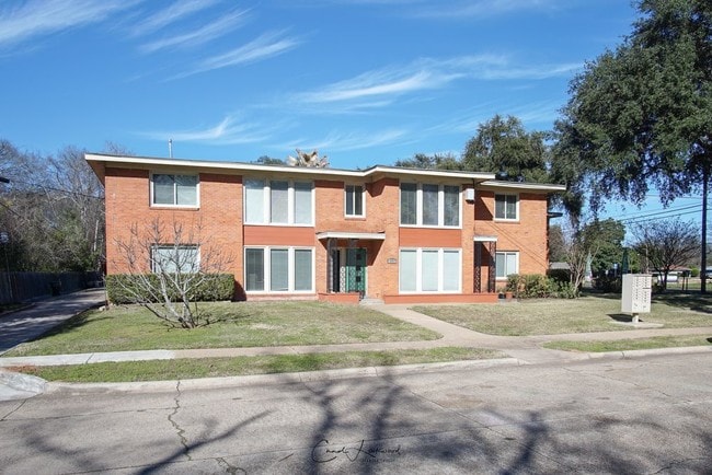 Building Photo - 409 Dudley Dr