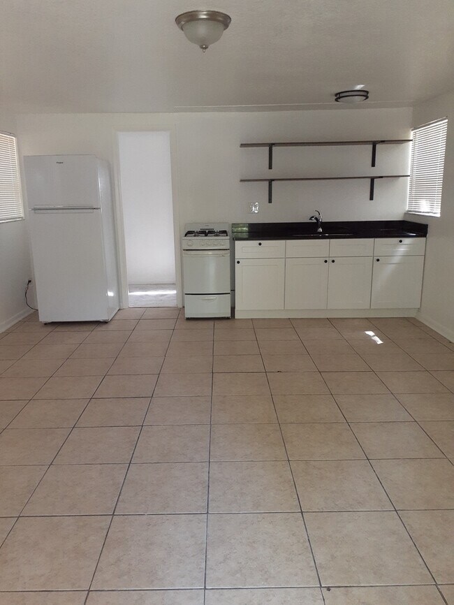 Fully Renovated Cottage House for Rent in Fruitland Park, FL