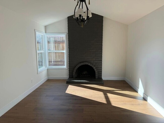 Foto del edificio - Home For Rent in Citrus Heights