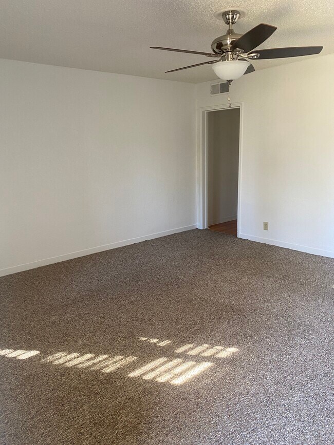 Foto del edificio - 408 N Mesquite St