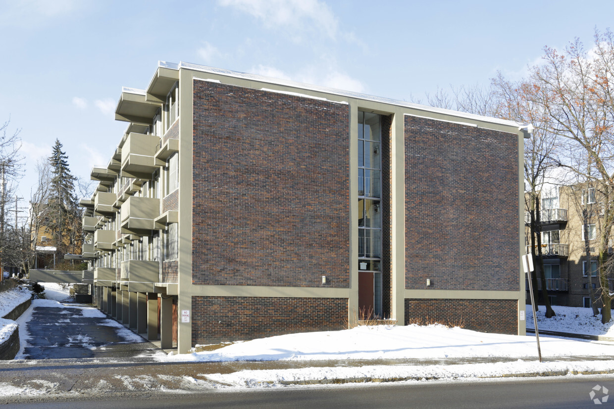 Building Photo - Kentley House