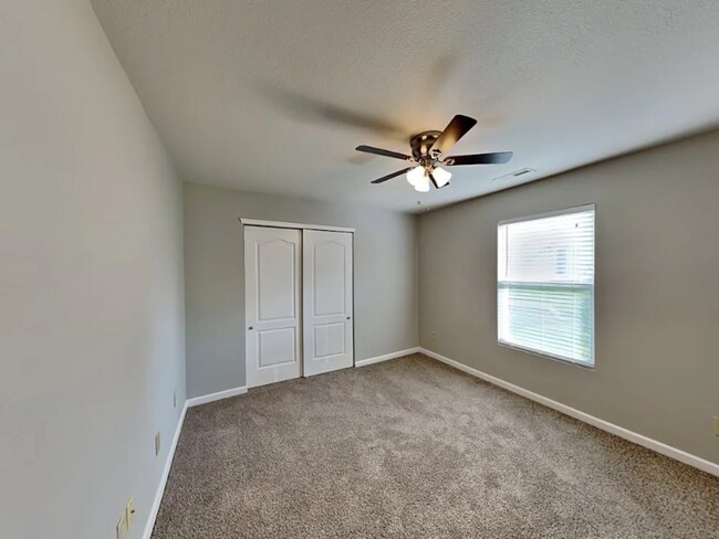 Foto del edificio - 952 Littleton Dr