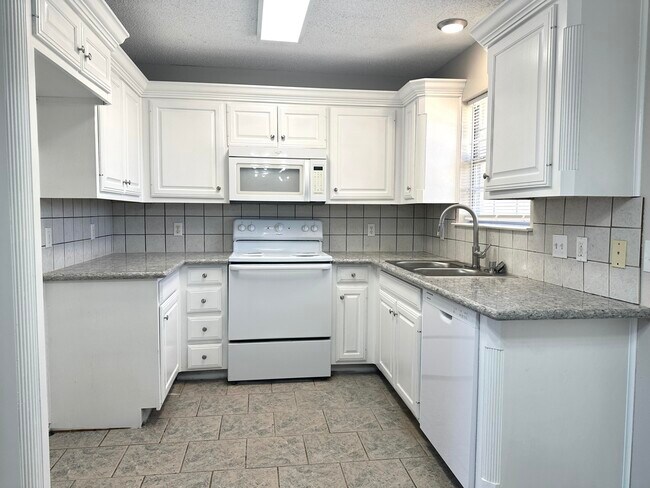 Foto del edificio - 6706 4th St