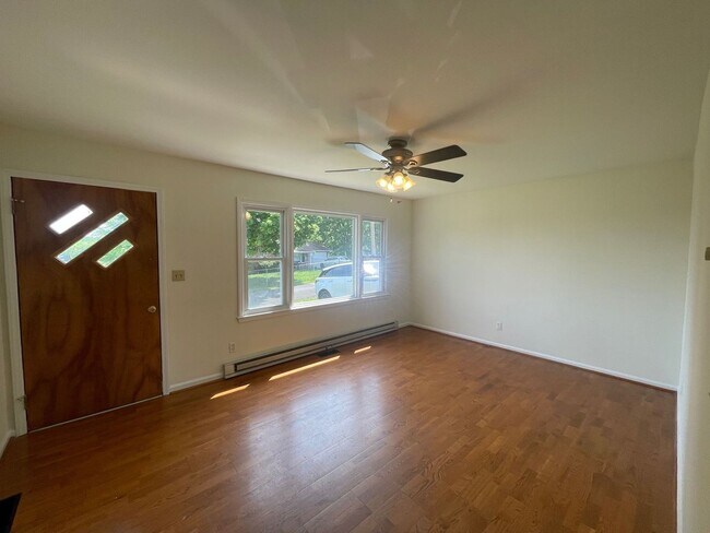 Foto del edificio - 5631 Rolling Hills Dr