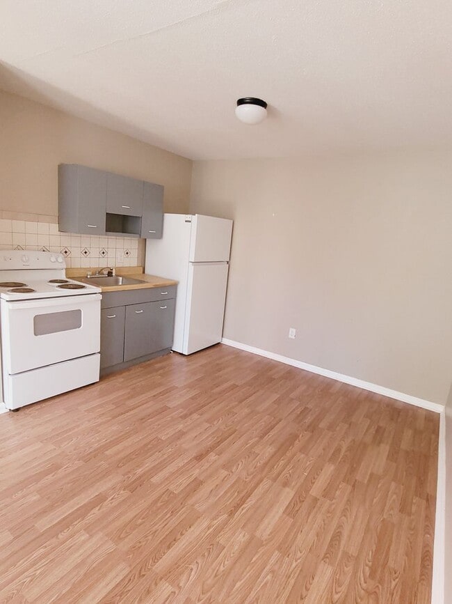 Building Photo - Gretna Apartments