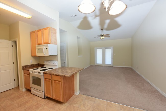 Building Photo - 216 Dominion Dr