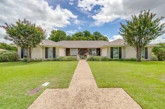 Building Photo - 4761 Fieldcrest Dr