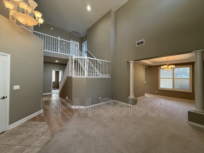 Building Photo - 637 Lavastone Dr
