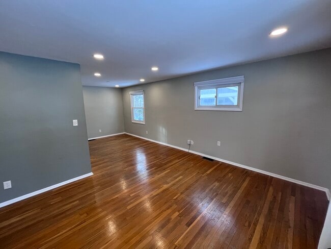 Foto del edificio - 2483 Shrewsbury Rd