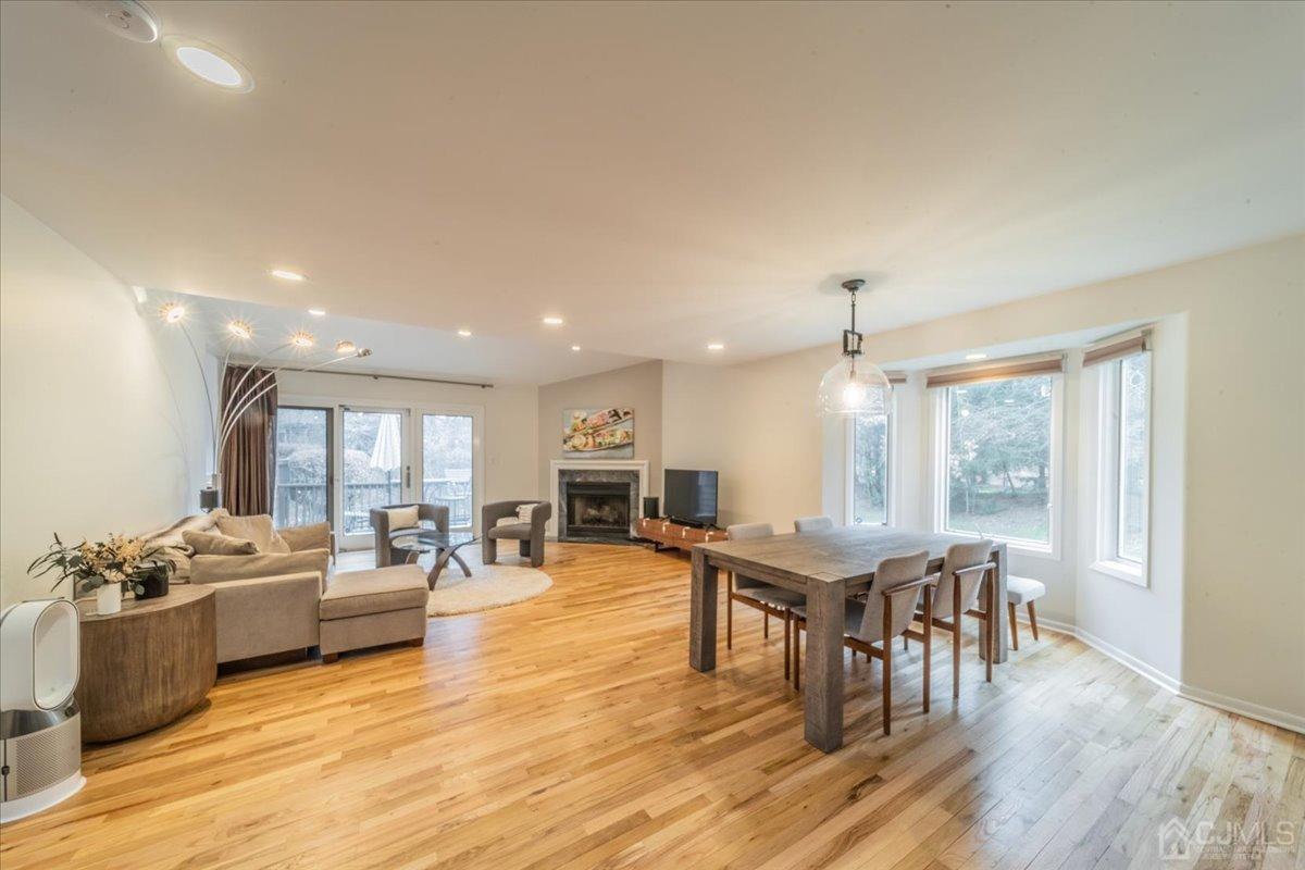Primary Photo - 378 Sayre Dr