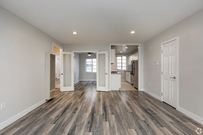 Interior Photo - 970 N. Serrano Ave.