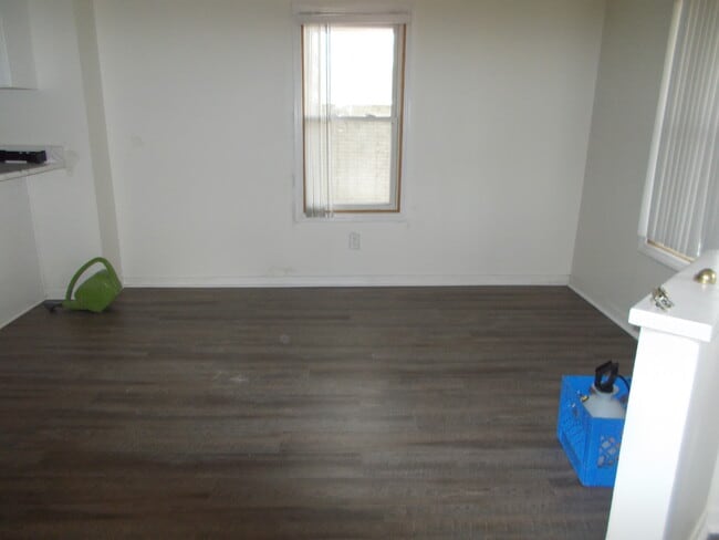 Foto del edificio - 3341 Buckingham Ave