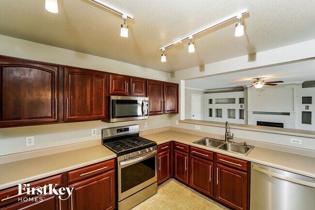 Building Photo - 5895 E Hackle Ln