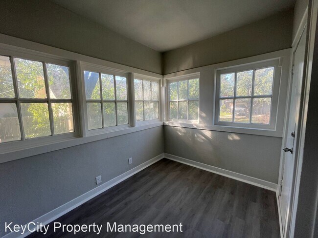 Building Photo - 2 br, 2 bath House - 1702 Sandefer St