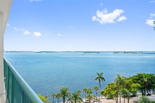 Foto del edificio - 1408 Brickell Bay Dr