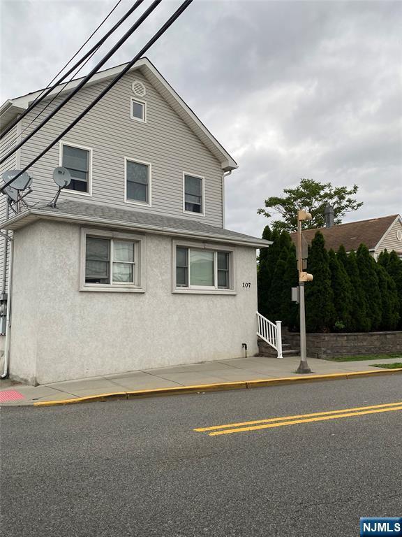 Primary Photo - 107 Carlton Ave