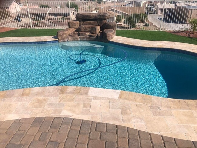 Building Photo - 3 Bedroom 3.5 Bath POOL HOME Central LHC!! Long Term Unfurnished!