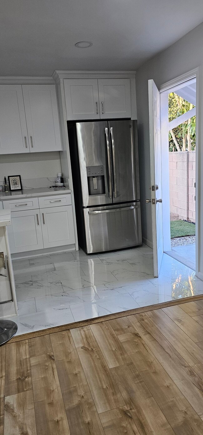 Foto del edificio - 3717 W 116th St