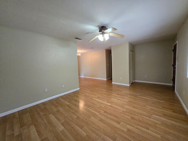 Foto del edificio - 4402 NW 30th Ter
