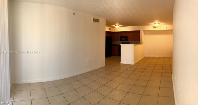 Foto del edificio - 3 br, 2 bath Condo - 13770 NE 3rd Ct Apt 306