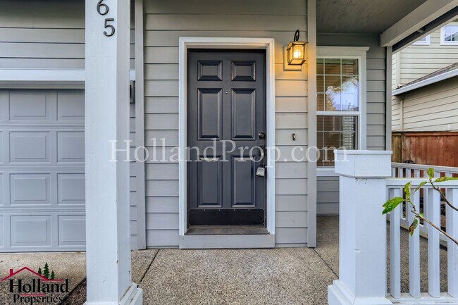 Foto del edificio - ** NEW PRICE ** Peaceful, Spacious Living ...