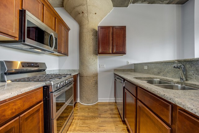Building Photo - 1151 W 14th Pl