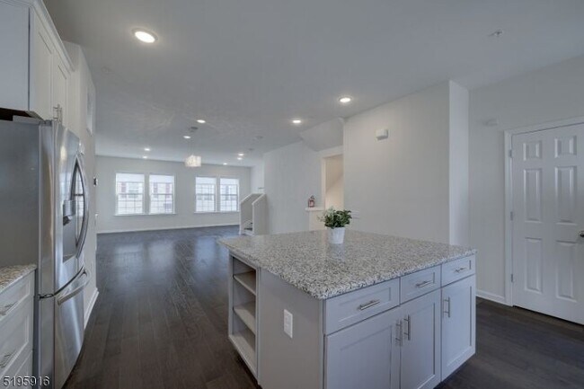 Building Photo - 32 Ambrosia Ct
