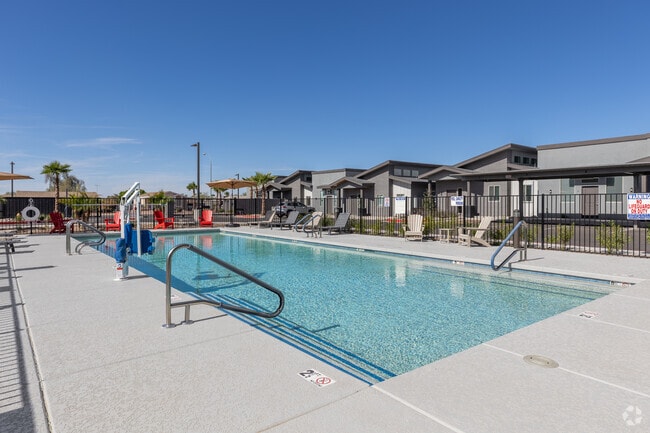 Building Photo - Villas on Superstition