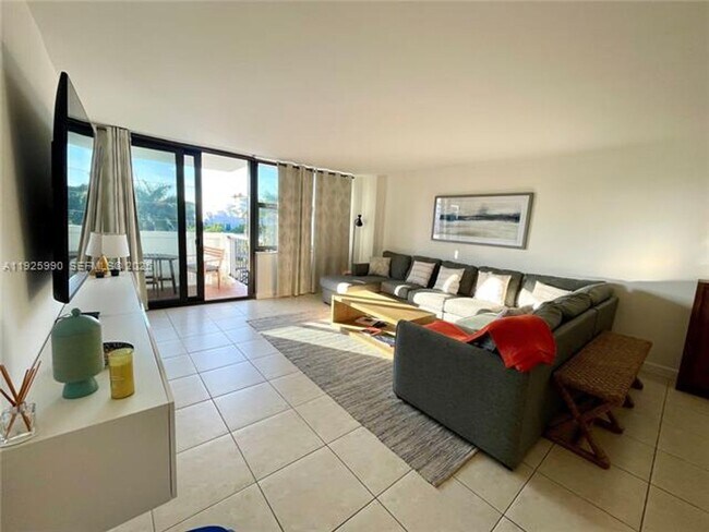 Foto del edificio - 10101 E Bay Harbor Dr