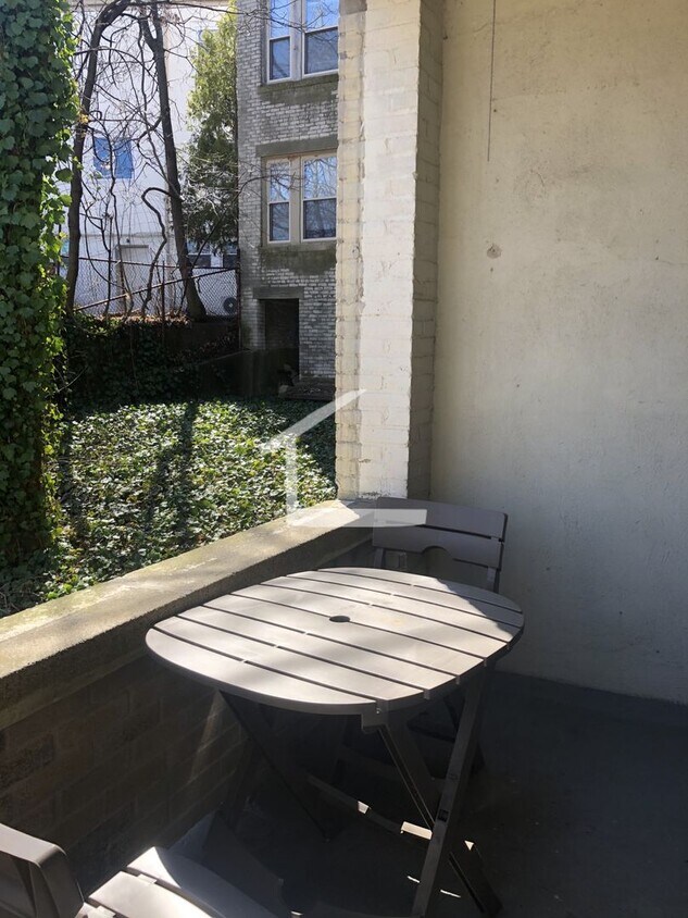 Foto del edificio - Spacious 1 bedroom