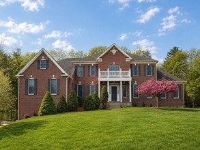 Building Photo - 4 Summit Way