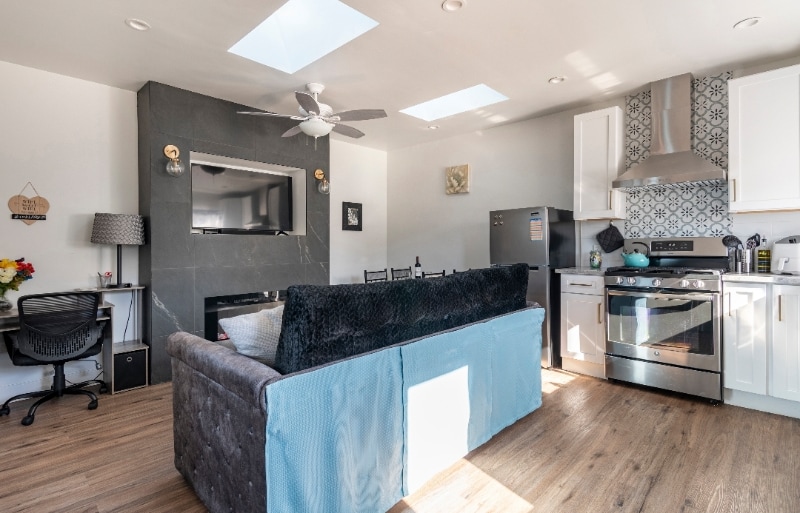Foto principal - 9333 Lawlor St