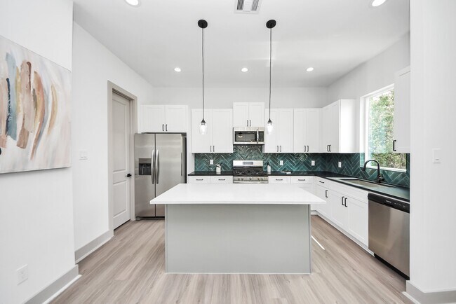 Foto del edificio - 5303 Kindred Gdn Ln