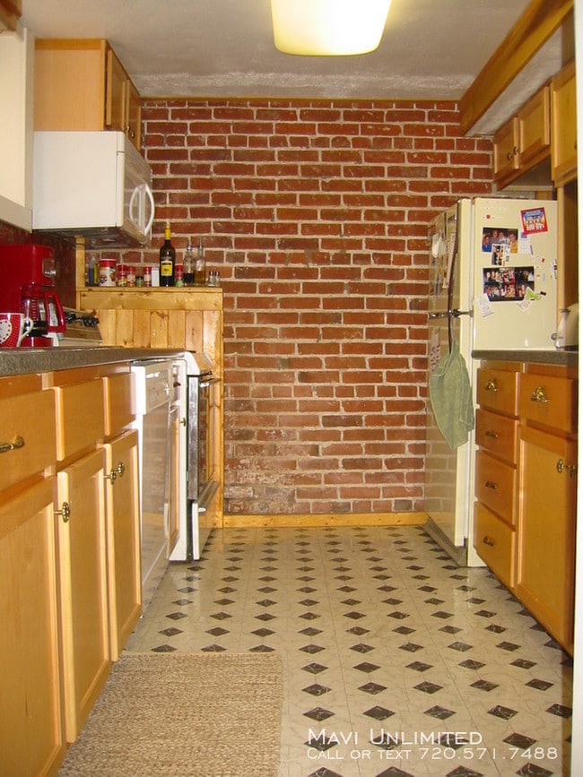 Building Photo - 295 S Williams St