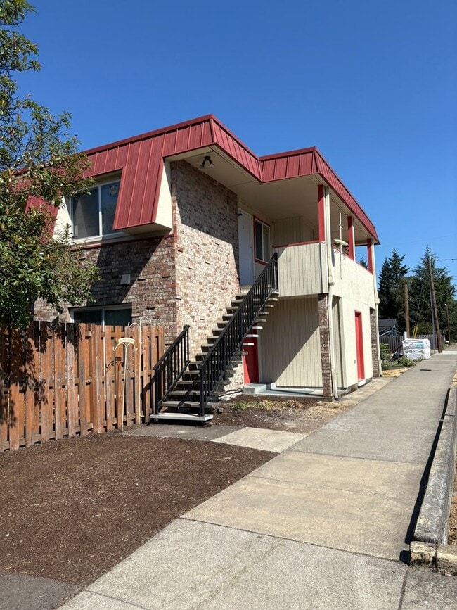 Building Photo - 711 Deskins St