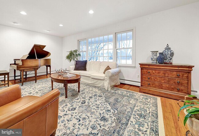 Foto del edificio - 306 S Providence Rd