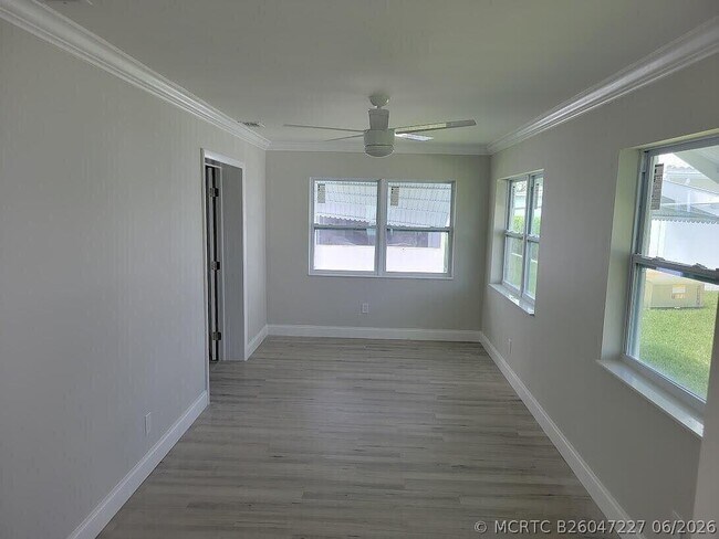 Foto del edificio - 1915 SW 17th St