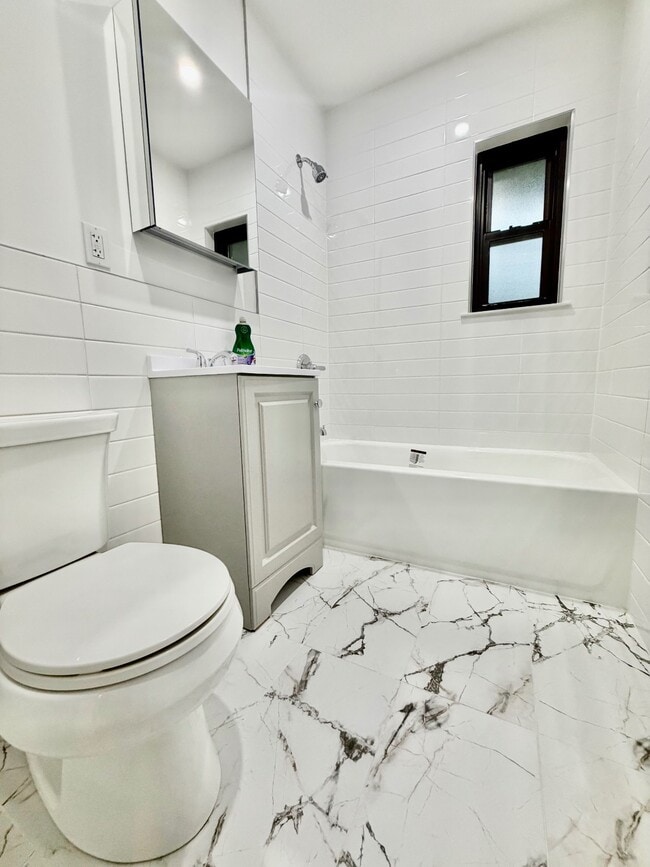 Building Photo - 115 Stonelea Pl
