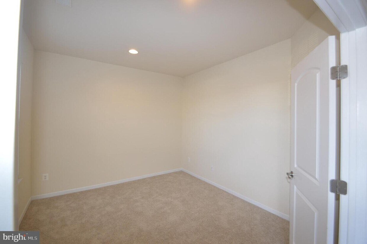 44033 Eastgate View Drive, Chantilly, VA 20152 Townhome Rentals in