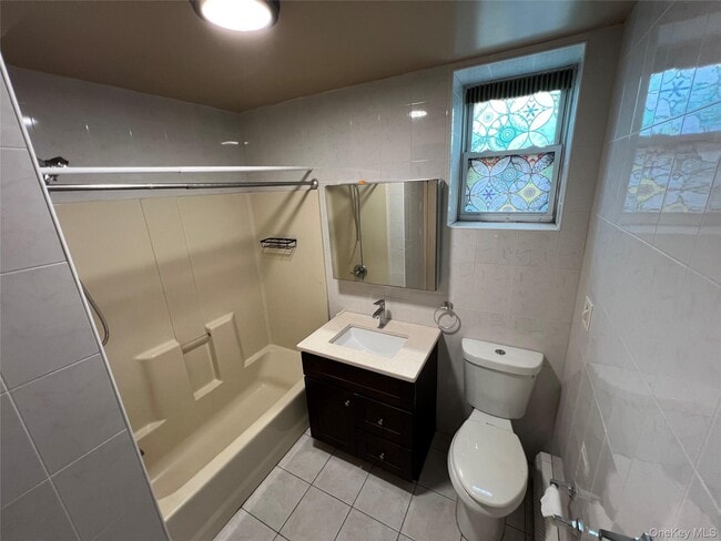 Building Photo - 40-41-41 215th Pl